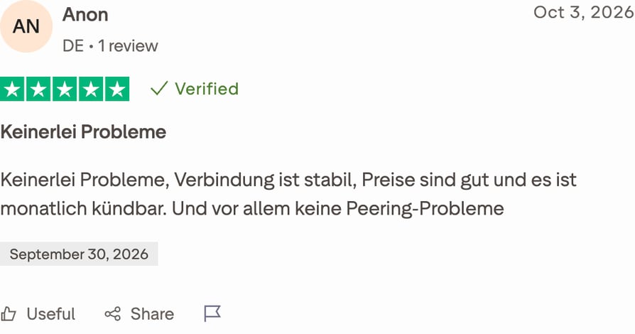 Avis Trustpilot sur Easybell en allemand du 3 octobre 2026, noté 5 sur 5, intitulé Keinerlei Probleme, indiquant que la connexion est stable, les prix sont bons, le contrat est résiliable mensuellement et qu'il n'y a aucun problème de peering