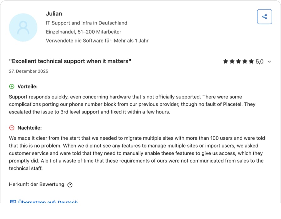 Avis Capterra Allemagne sur Placetel noté 5,0 sur 5 rédigé par un responsable support informatique d'un détaillant allemand de 51 à 200 employés, daté de décembre 2025 et intitulé Excellent support technique dans les moments clés, saluant le support rapide lors de la portabilité et précisant que le multisite devait être activé manuellement